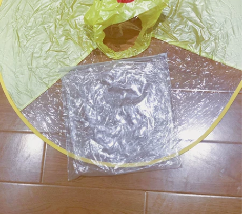 全新儿童飞碟雨衣小黄鸭斗篷式雨伞帽幼儿园男...