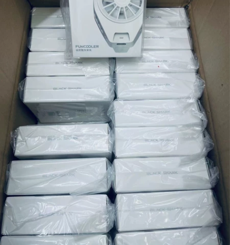 小米黑鲨冰封背夹手机散热器！全国圆通包邮！...