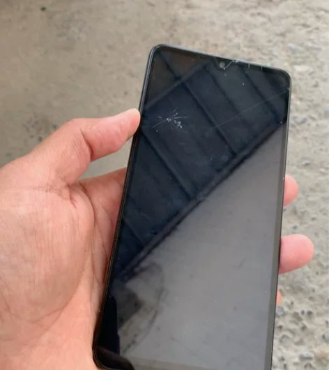 华为mate20开机震动屏不亮了 感兴趣的...