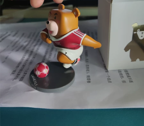 雪佛兰小熊足球小将纪念品全新 感兴趣的话点...