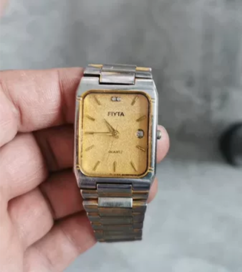 飞亚达，瑞士原装，ETA-V8机芯，走时精准！二手，表蒙有划...