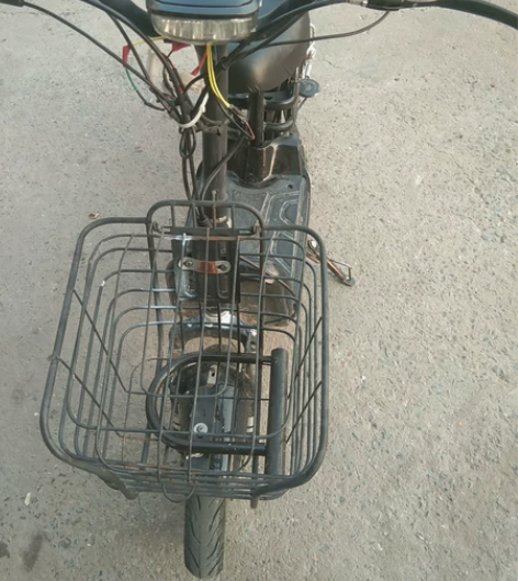 飞鸽电动车带牌刚换电瓶别担心电瓶跑不远可拆...