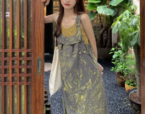 背带连衣裙夏季2021新款设计感油画碎花中...