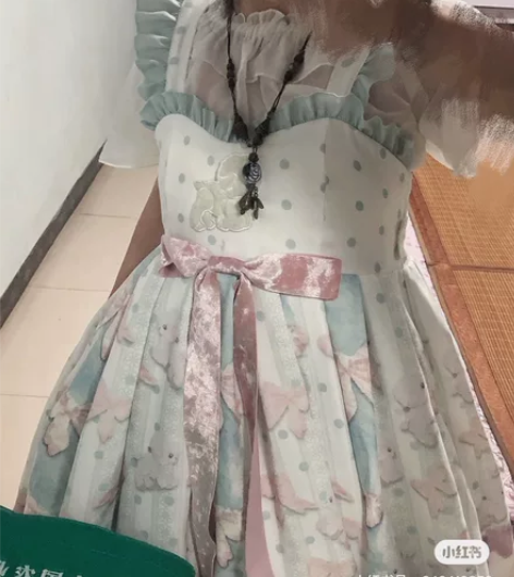 出哒咩咩全新m码 吊牌都在未穿
