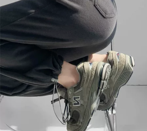 于拾一2022新款抽绳松紧腰加绒运动裤子女...