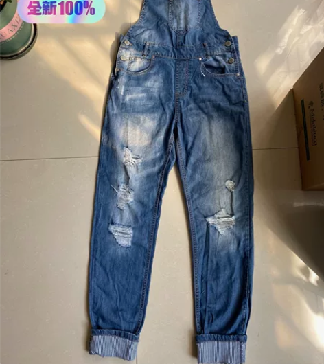 全新背带牛仔裤外贸货，在家闲置，压箱底有点...