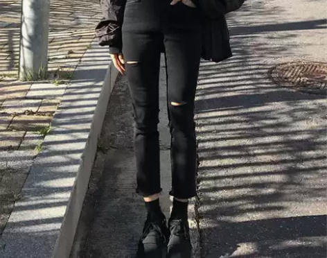 高腰黑深色直筒破洞牛仔裤女九分宽松胖mm显...