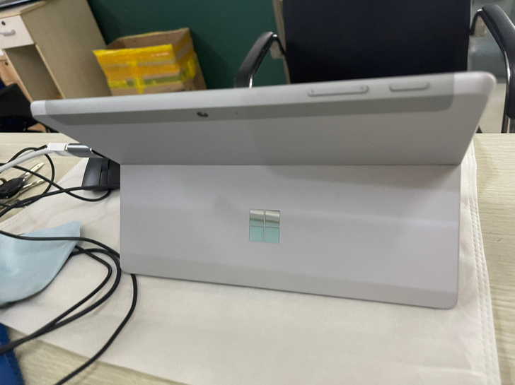 微软 Surface Go 2 二合一平板...