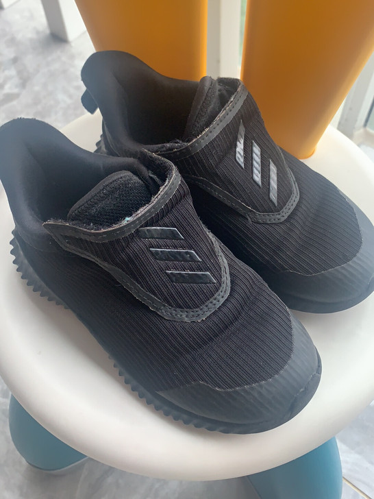 Adidas专柜正品运动鞋，6成新，上脚很...
