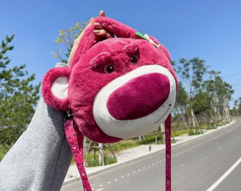 可爱呆萌草莓熊手提包ins秋冬毛绒JK少女...