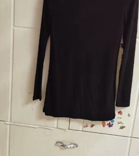 薄宽，夏天可以当防晒穿，春秋里面穿背心也可...