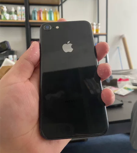 苹果8 64G，功能完好，九成新，手机细节...