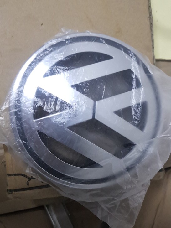 10至12款大众CC原厂中网大众标   不...