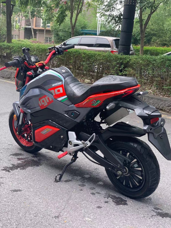 9新精品酷车Z6电动车电摩转让