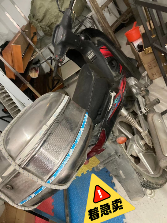 豪爵摩托110弯梁车，省油神器。999元，...