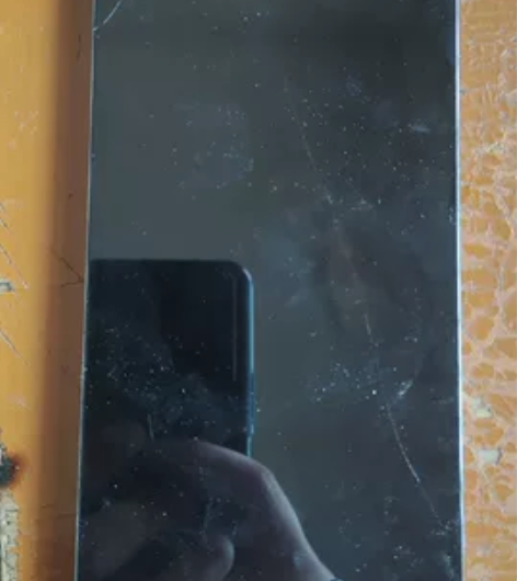 两个荣耀9x手机屏幕总成，有维修能力的可以...