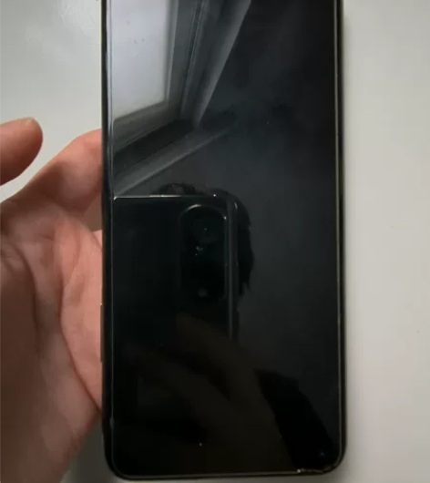 荣耀20，用了一年多，性能都很正常，换了新...