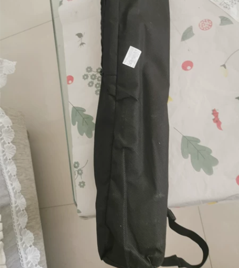 画架 里面的东西上面甚至没有我的指纹 因为...