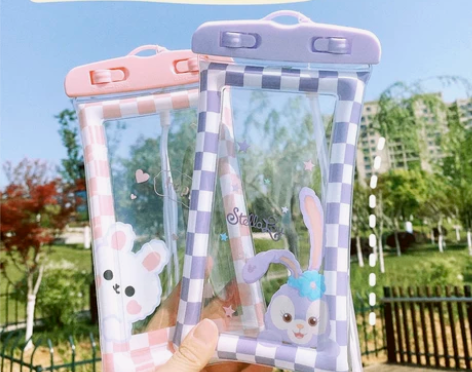 【包邮】新款卡通可触屏带气囊能漂浮手机防水...