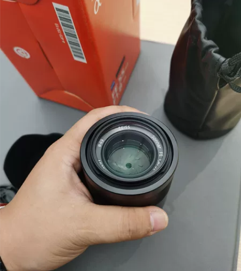索尼蔡司55mm/1.8ZA，定焦镜头，2...
