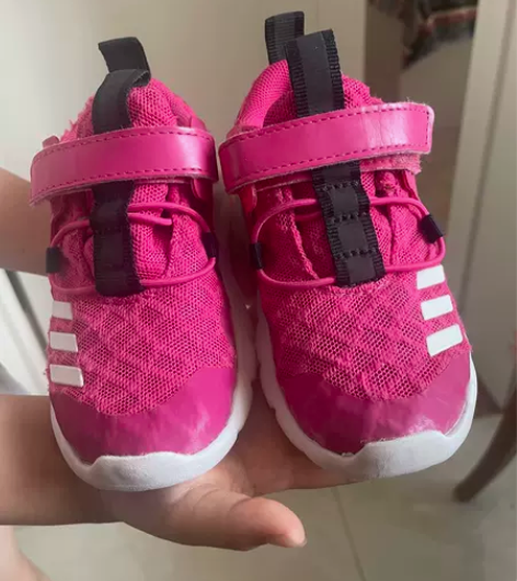 正品阿迪达斯女童鞋，内长12.5cm，ad...