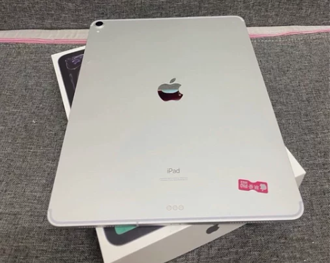 二手ipad 2020平板深空灰，银色12...