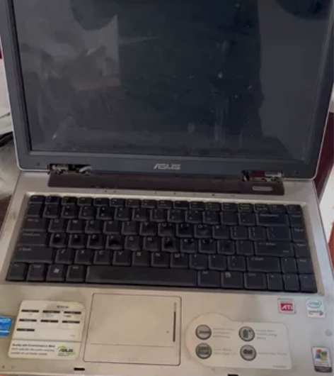华硕笔记本电脑，14寸，坏了，屏幕键盘都好...