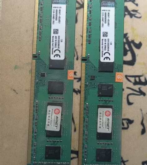AMD专用条d3,1333。4g一根,有两...