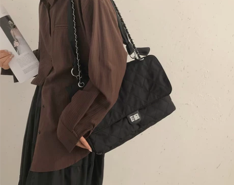 流浪包包女夏2021新款潮网红尼龙菱格链条...
