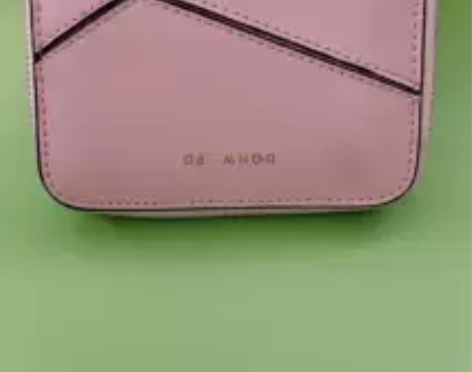 女士钱包粉，方便携带 感兴趣的话点“我想要...