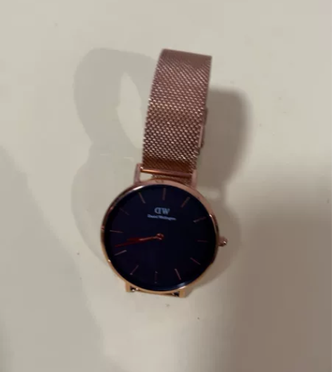 DW手表，手镯，买东西赠送，包装已扔，可送...