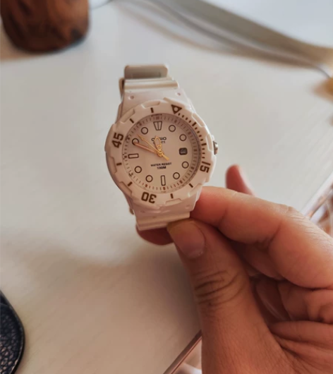 卡西欧白色运动手表 之前在代购买的，购入价...