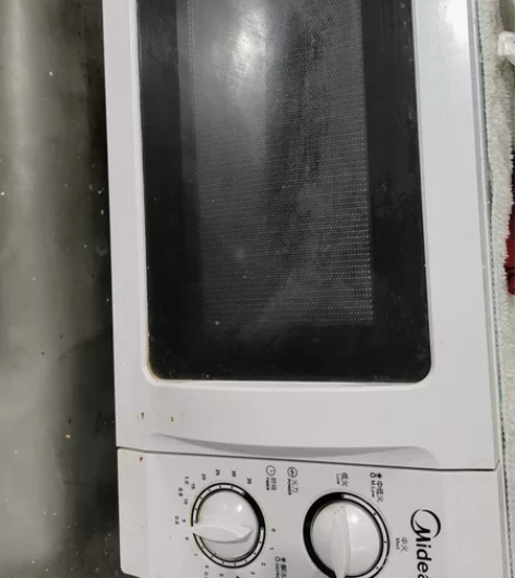 美的微波炉 感兴趣的话点“我想要”和我私聊...