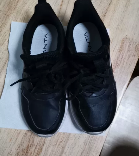 安踏运动鞋,春秋季款,35码,买了穿了一两...