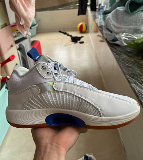 二手闲置转让乔丹35代白宝蓝42码篮球鞋运...