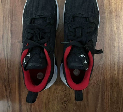 乔丹运动鞋 买来之后一直在鞋柜吃灰 便宜转了