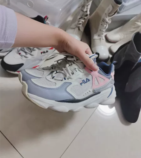 斐乐fila线下旗舰店买的 500左右 当...