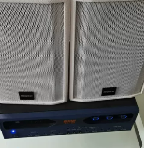 家庭影院K歌音箱8寸音箱一对,配套的功放一...