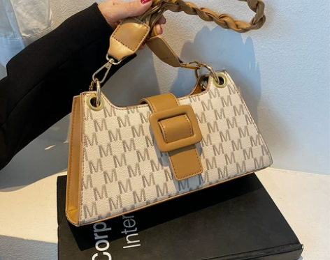 天彩翼飞 女士包 感兴趣的话点“我想要”和...