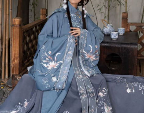 仅穿过一次 可以送小配饰小礼物 急出 可接...