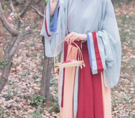 ［出租］五五年晋制汉服 s码40一天租金1...