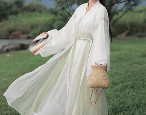 五五年原创汉服女【立秋 感兴趣的话点“我想...