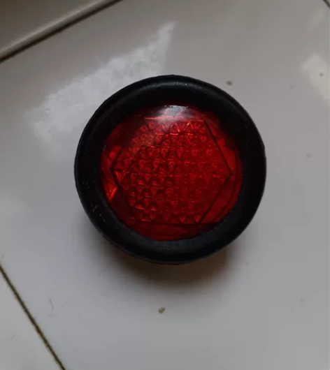 自行车尾灯自行车黑胶皮圆尾灯此尾灯是老飞鸽...