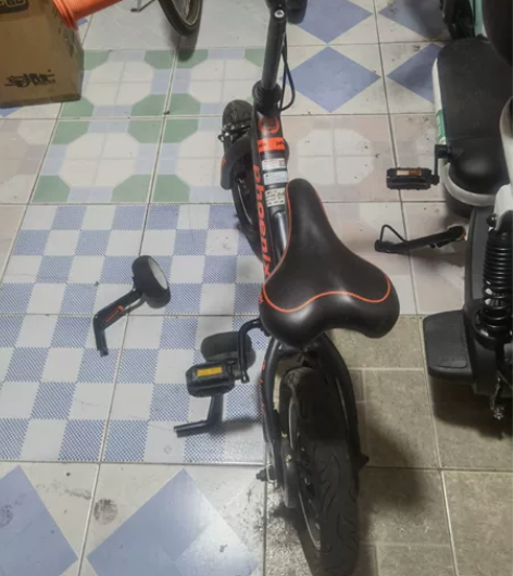 凤凰牌12寸自行车，质量非常好，八成新，有...