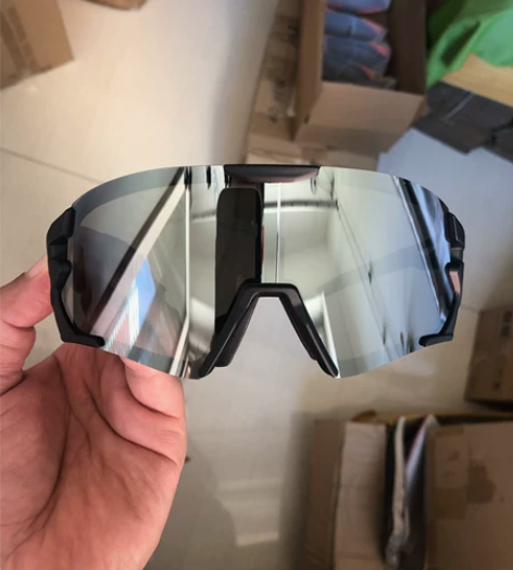 外销剩少量变色骑行眼镜偏光   出口库存几...