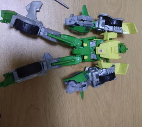 孩之宝 变形金刚 idw 弹簧 日版。主体...