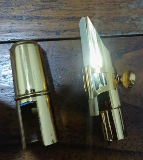 闲置萨克斯笛头低价转让，配件齐全只要用，黄...