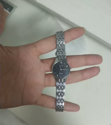 飞亚达手表，女士！ 感兴趣的话给我留言吧！