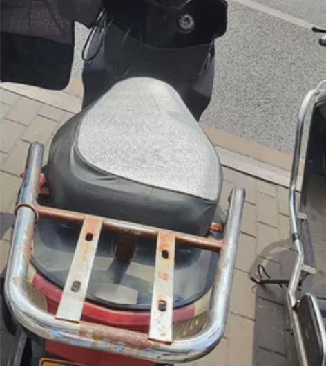 二手电动车,前面有点撞坏了,后面有点生锈 ...
