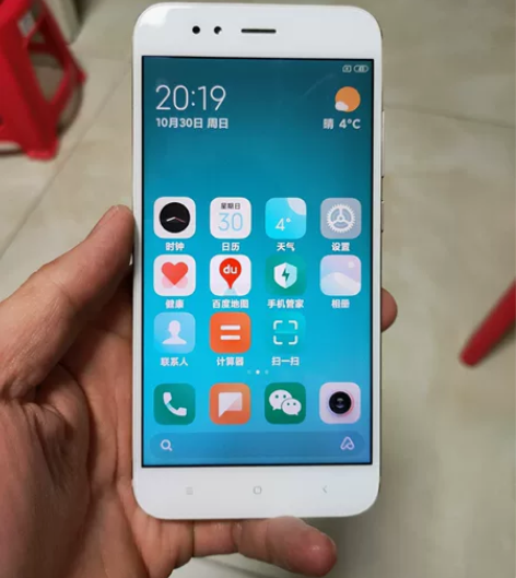 小米手机 MI 5X，手机挺新的，磨损比较...